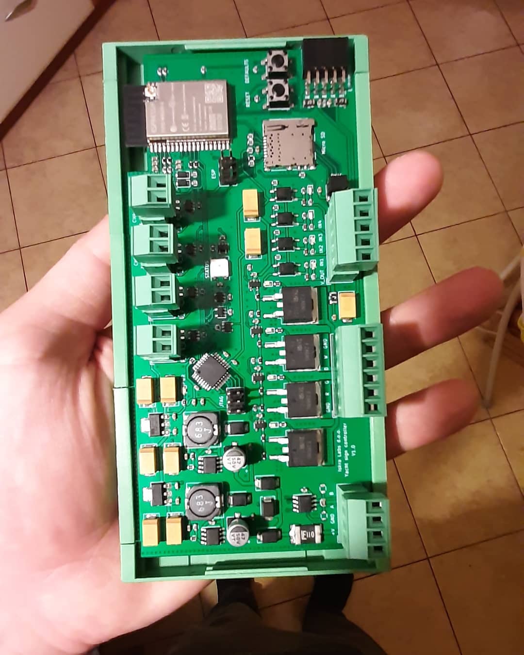 Multichannel bluetooth RGB controller